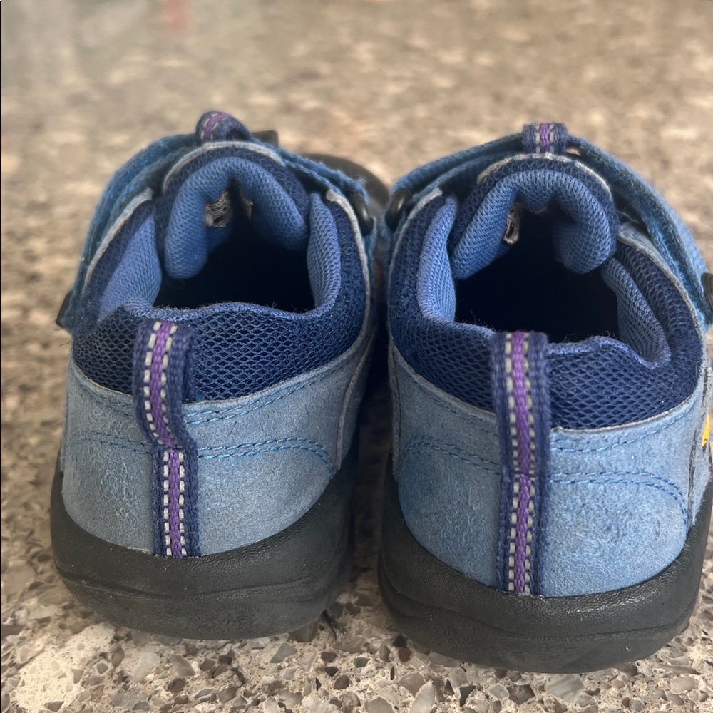 KEEN Kids 10T Navy Blue Shoes with Rainbow Straps - Picture 3 of 7